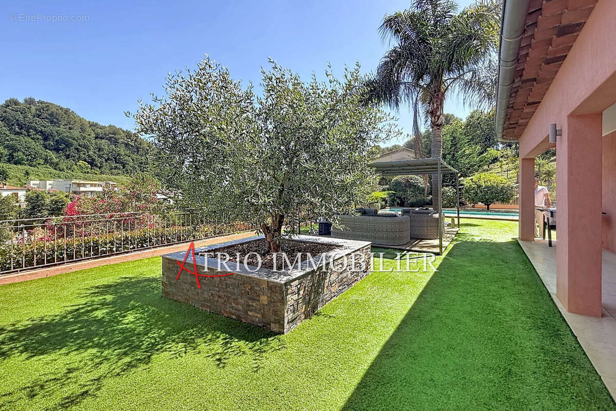 Maison 150 m² à Cagnes-Sur-Mer  - photo 8