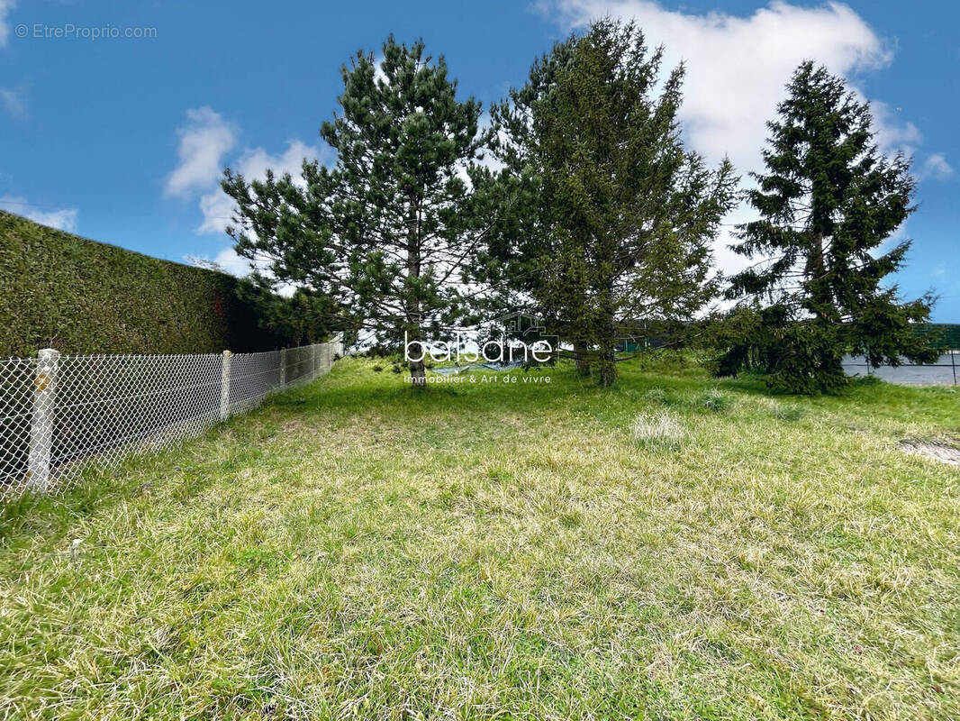 Terrain à FRENEUSE