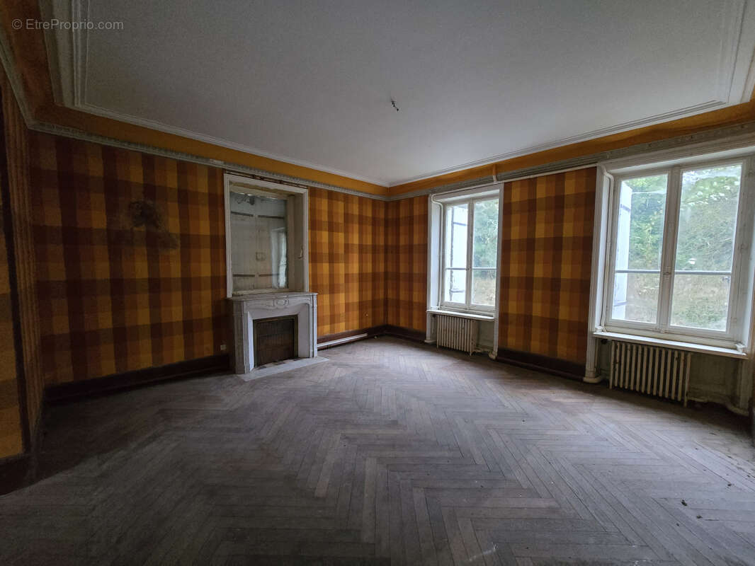Maison à LESIGNY