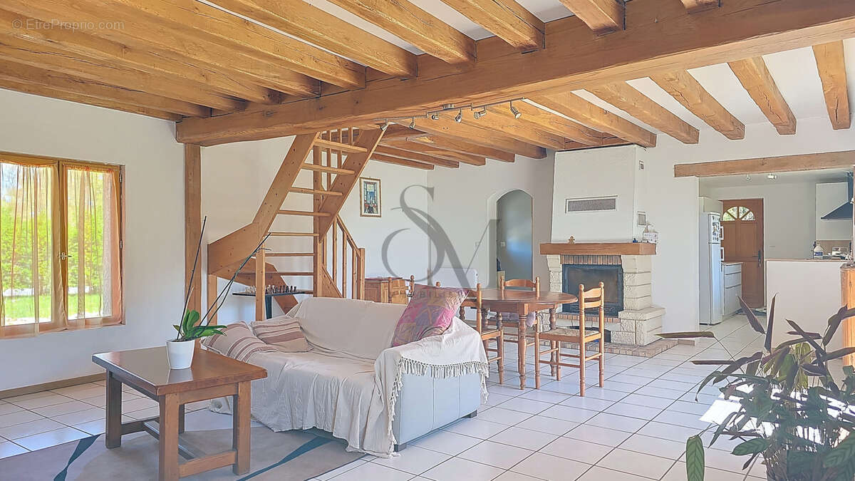 Maison à OUSSOY-EN-GATINAIS