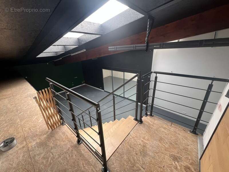 Commerce à SAINT-VIVIEN