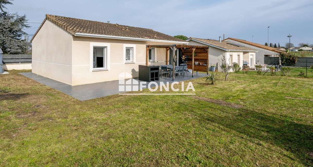 Maison à LUGON-ET-L'ILE-DU-CARNAY