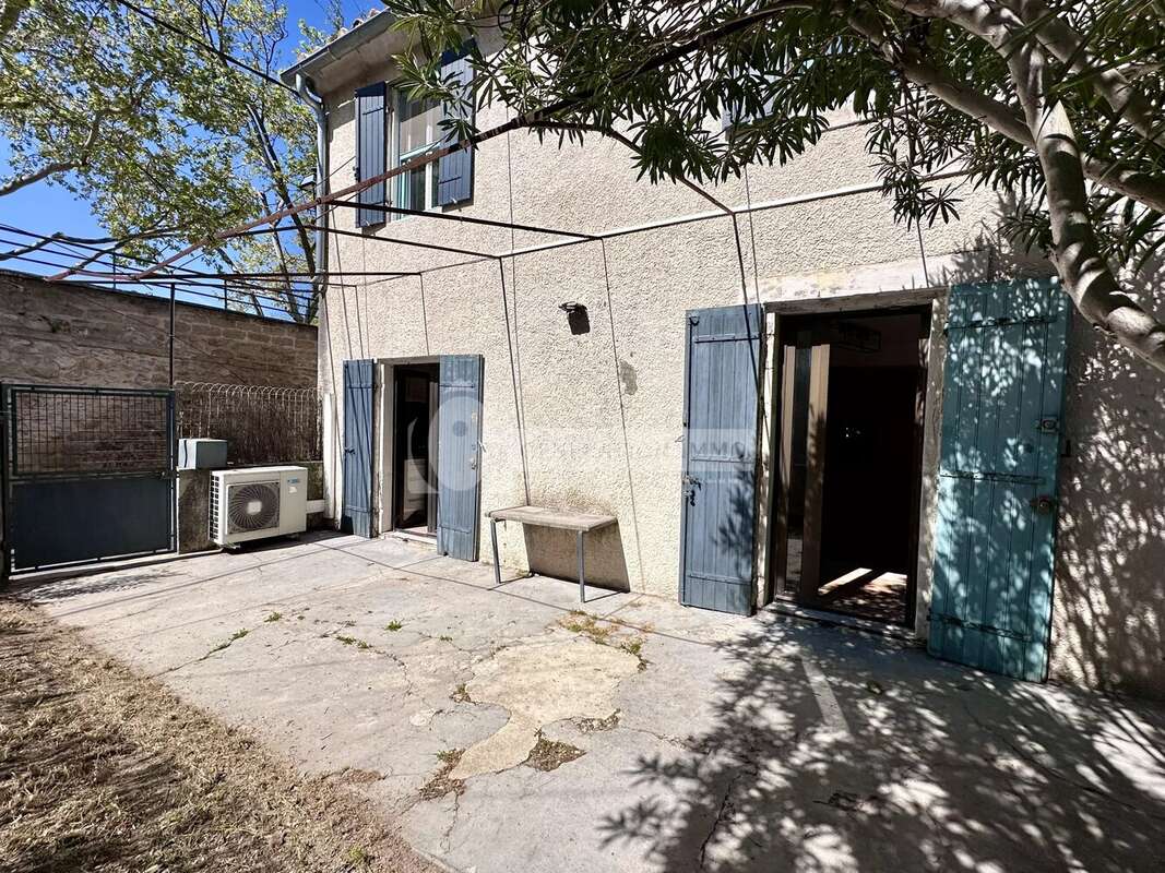 Appartement à FONTVIEILLE