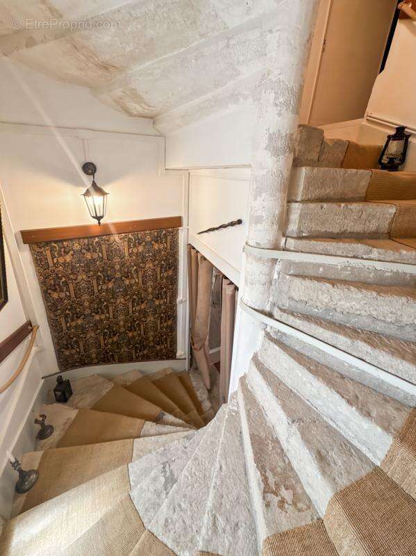 Maison forte aux allures de petit chateau - photo 9