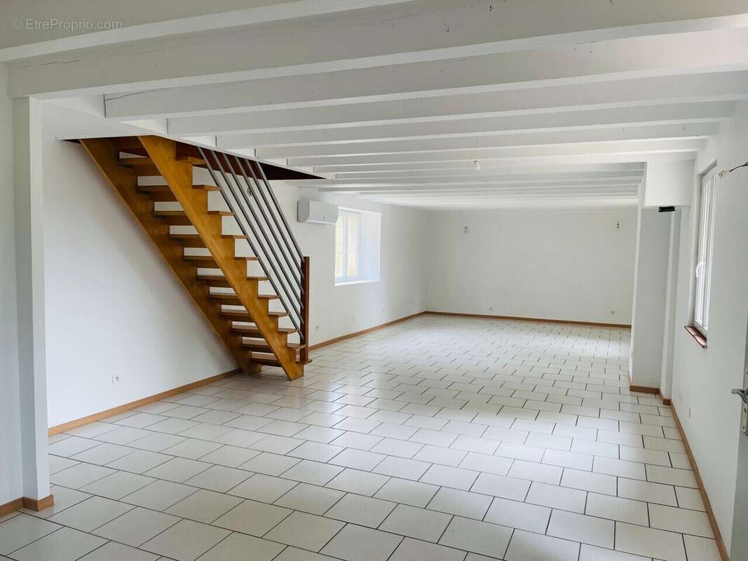 Maison à SAINT-DONAT-SUR-L&#039;HERBASSE