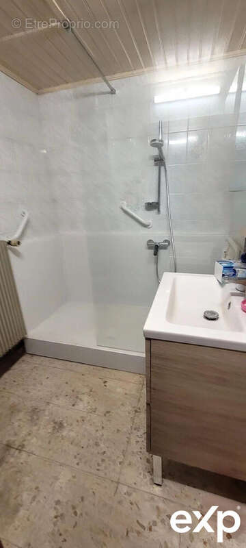 Maison à QUIEVRECHAIN