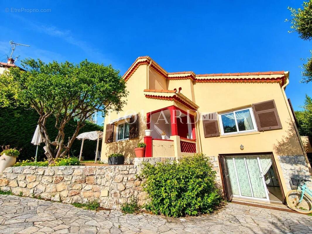 Maison à ROQUEBRUNE-CAP-MARTIN