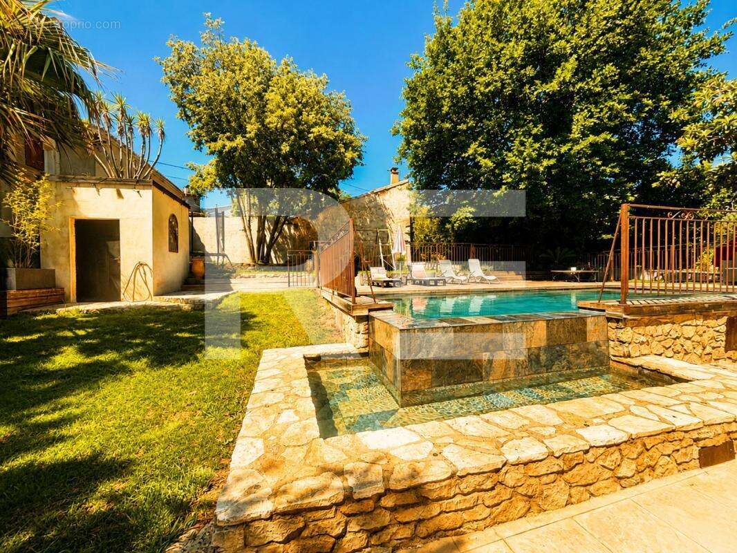 Maison à NIMES