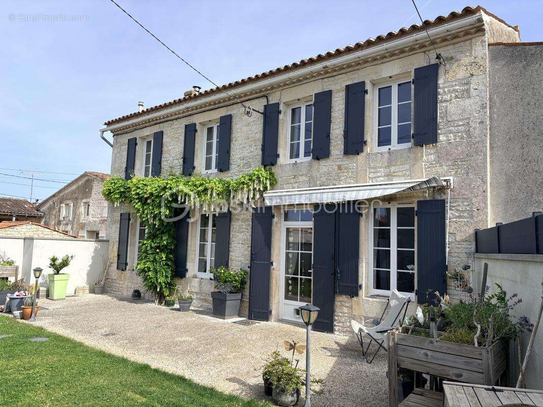 Maison à MEURSAC