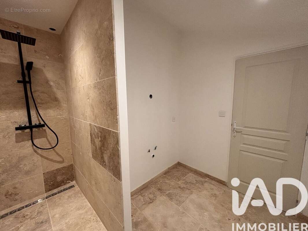 Maison 86 m² à Prin-Deyrancon  - photo 6
