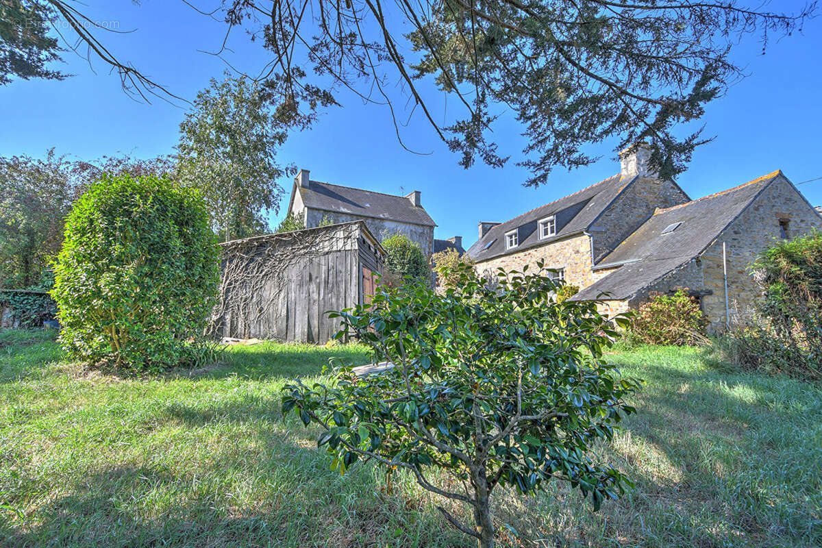 Maison à LOGONNA-DAOULAS