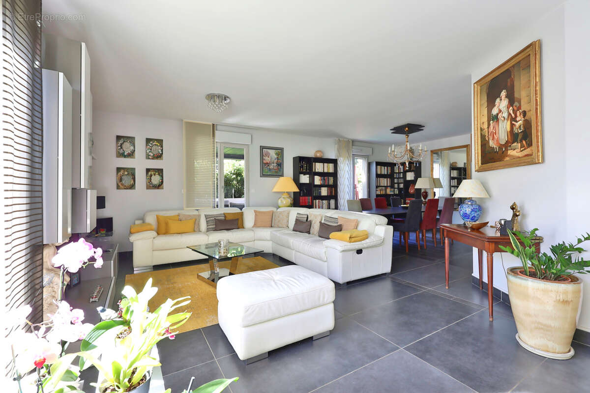 Appartement à TASSIN-LA-DEMI-LUNE