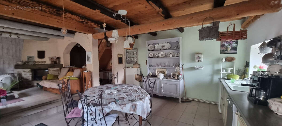 Maison à BELLEVUE-LA-MONTAGNE