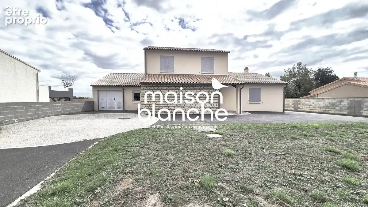 Photo Maison à Sainte-Neomaye au prix de 222 600€