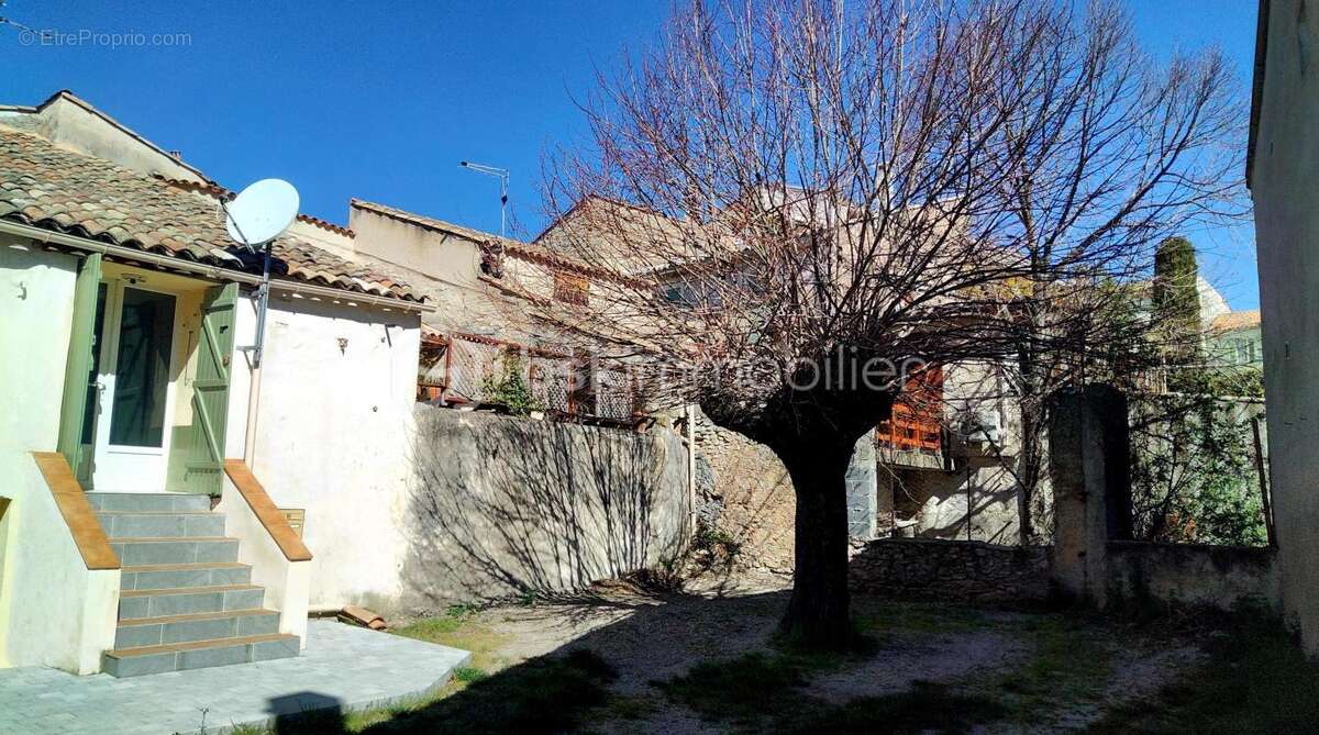 Appartement à SAINT-ETIENNE-LES-ORGUES