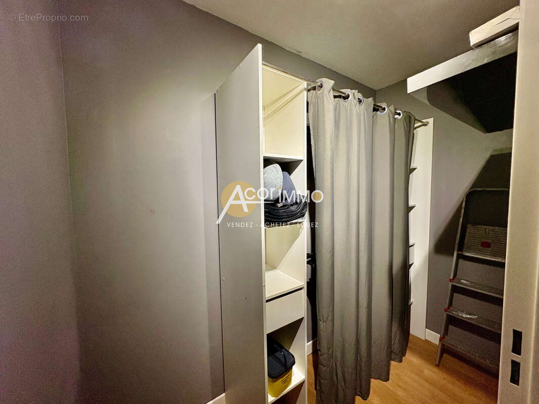 COUP DE COEUR-Bel appartement  2 CHAMBRES en REZ DE JARDIN et 1 Parking privatif - photo 9