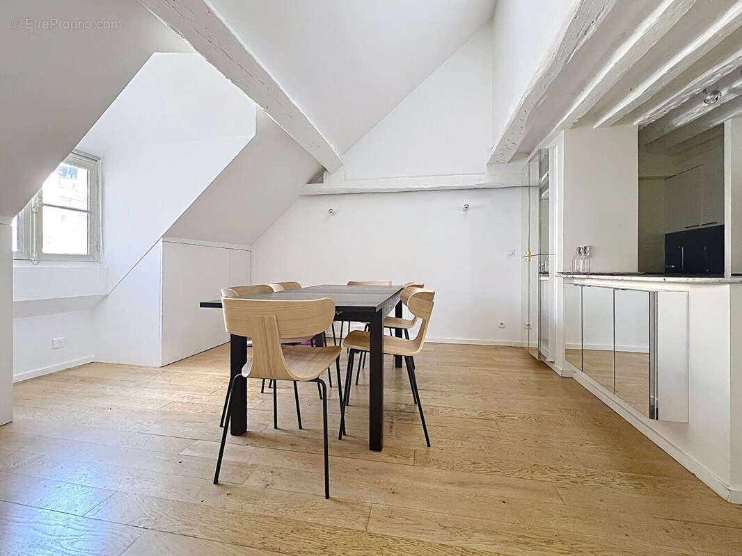 Appartement à PARIS-2E