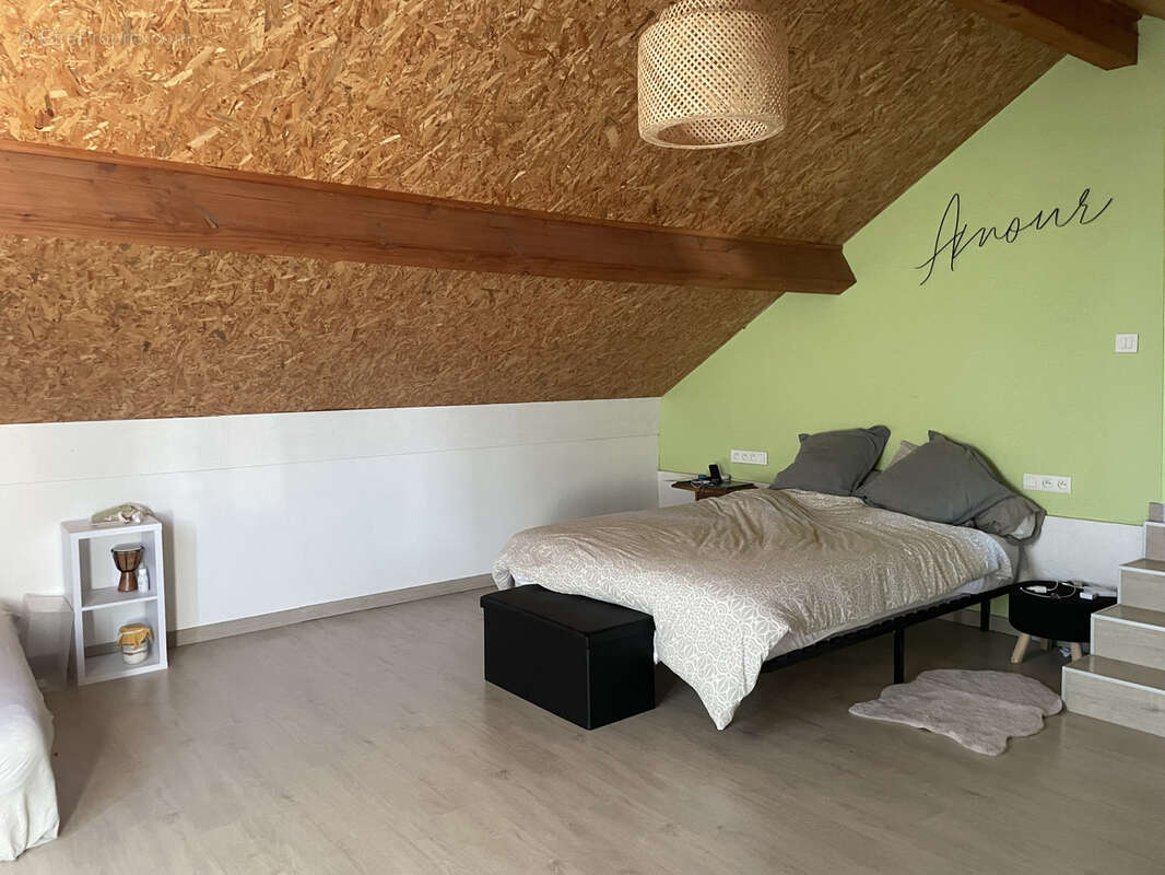 Maison à SAINT-JUST-EN-CHEVALET