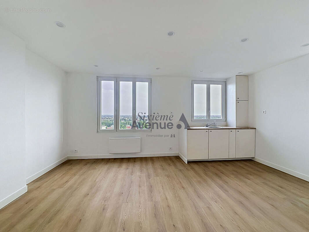 Charmant 2 pièces rénové avec vue exceptionnelle sur Paris - photo 4