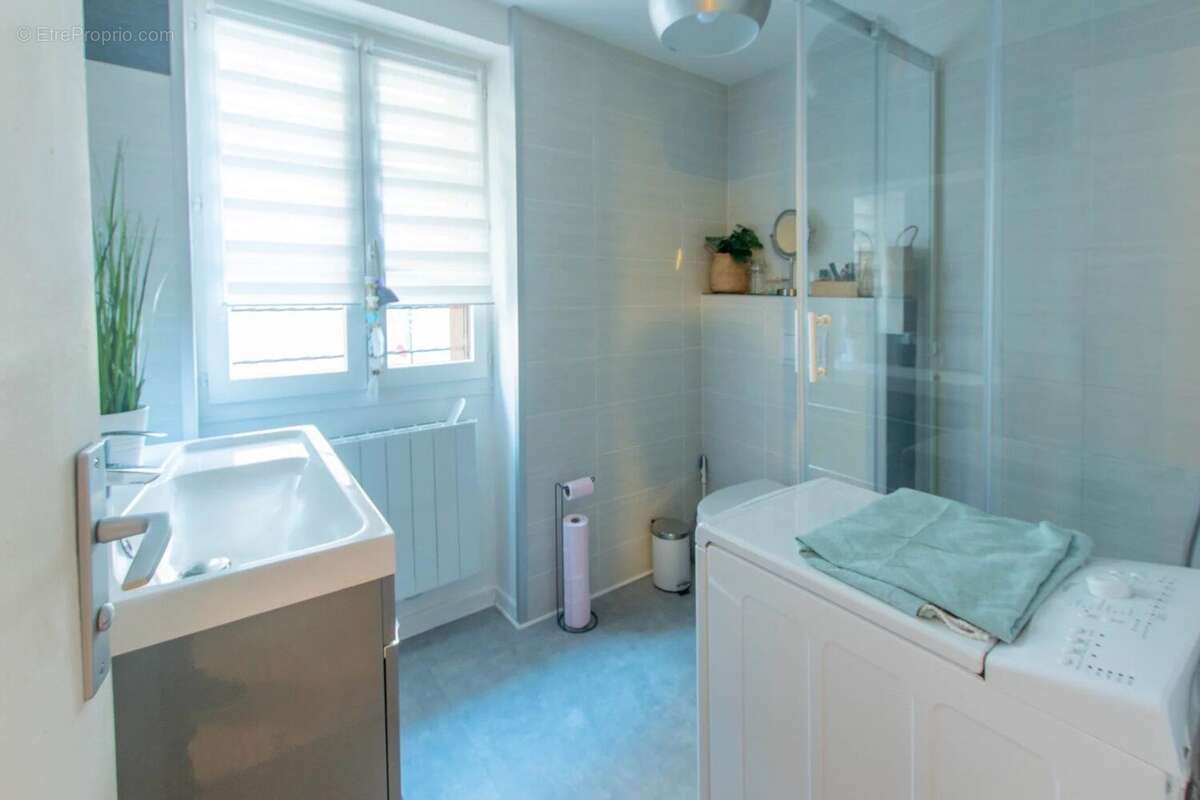 Maison à PONT-DU-CHATEAU