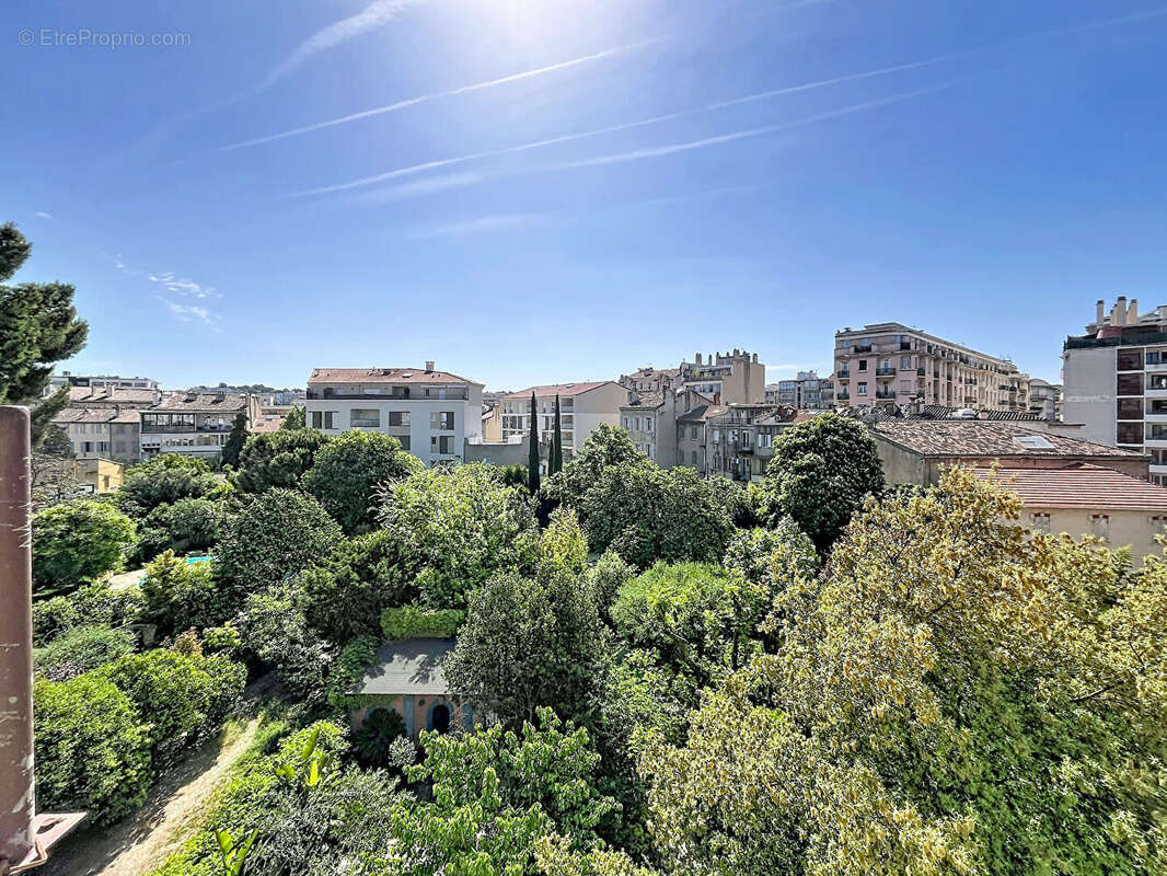 Marseille 4ème -5 Avenues Appartement Bourgeois traversant 111m2 - photo 5