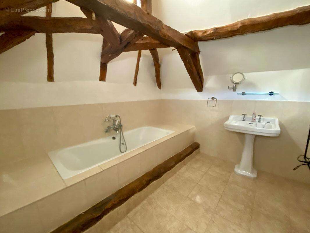 Maison à SAINTE-ALVERE