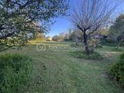 Terrain à SAINT-LAURENT-D'ARCE