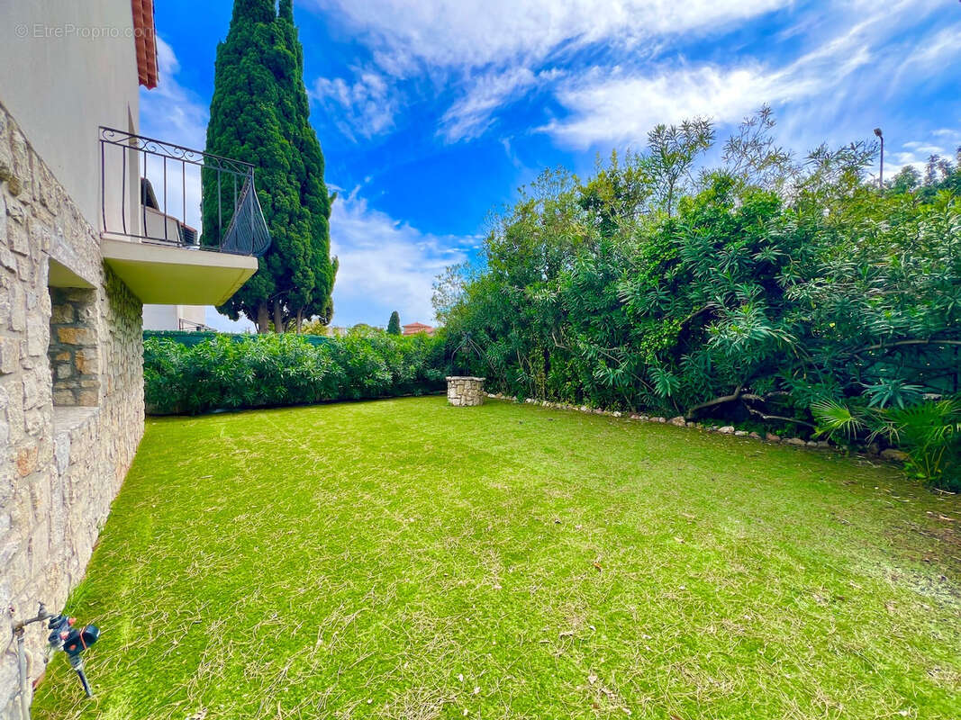 Maison de 3 appartements avec jardin et parking • Secteur Tassigny Cannes - photo 2