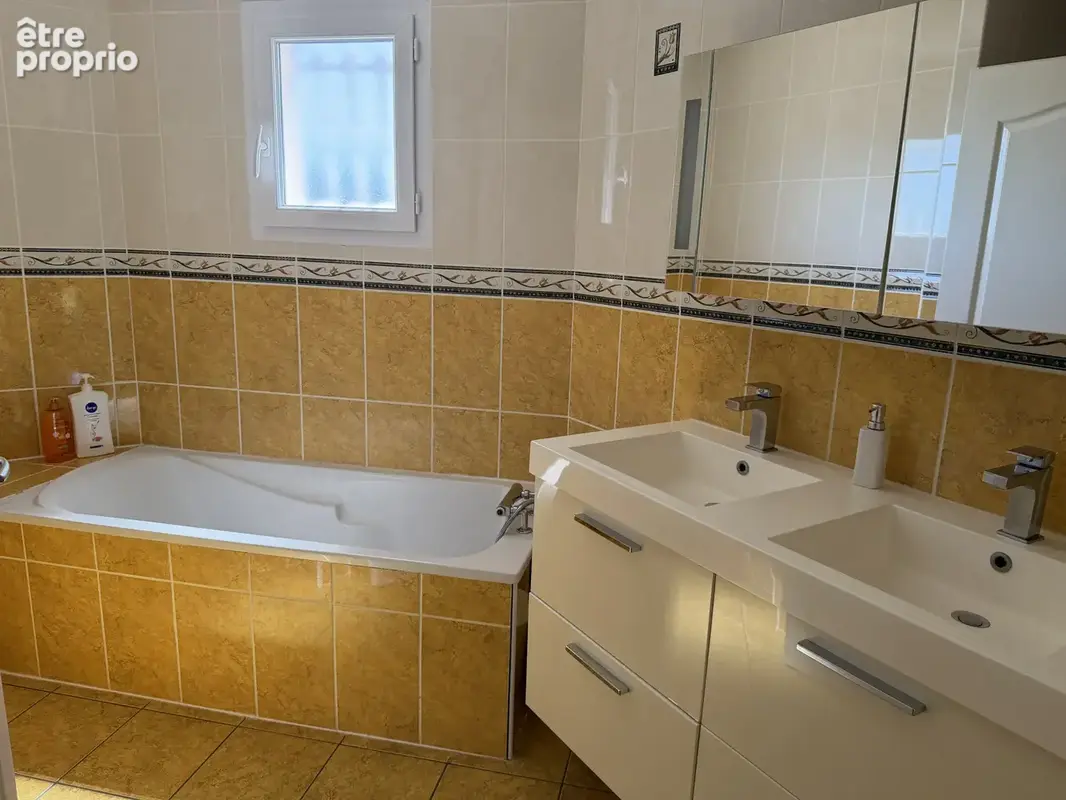 SAINT-GENEST LERPT Maison de 2004 avec piscine 450.000€ - photo 18