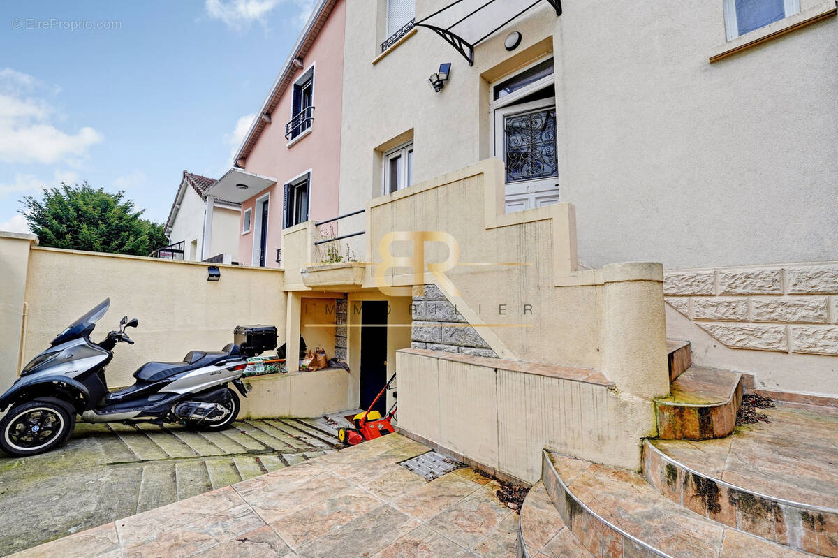 Maison à VILLEJUIF