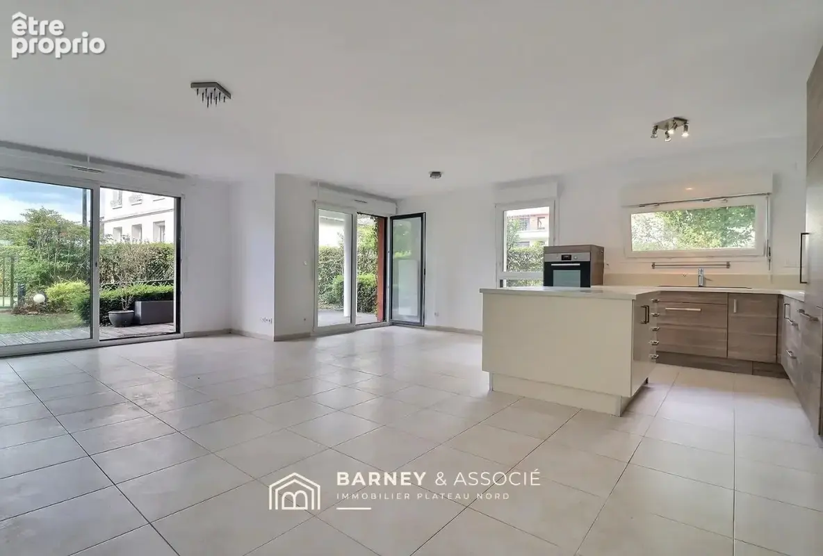 Appartement à MONT-SAINT-AIGNAN