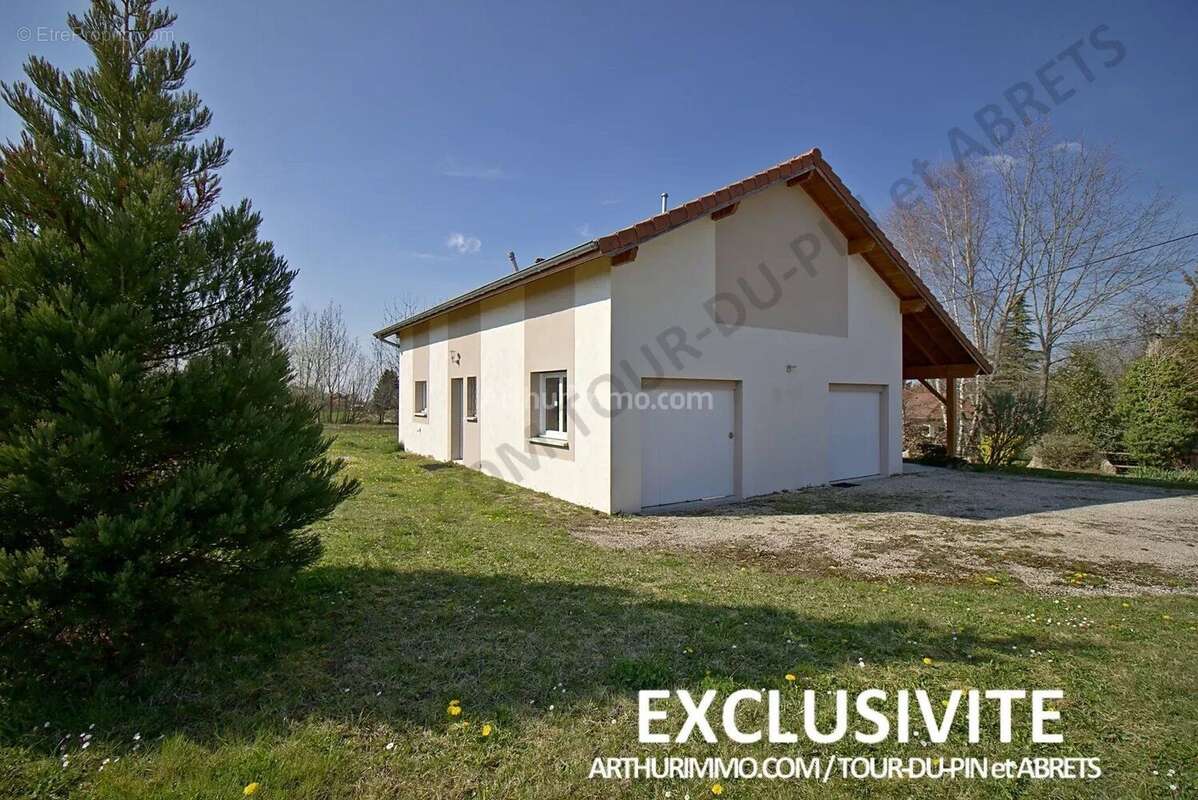 Maison à LA TOUR-DU-PIN