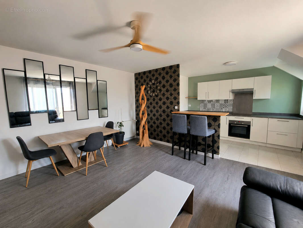 Appartement T3 Saint-Erblon Centre - Ascenseur - Double garage 62.10m2 - photo 2