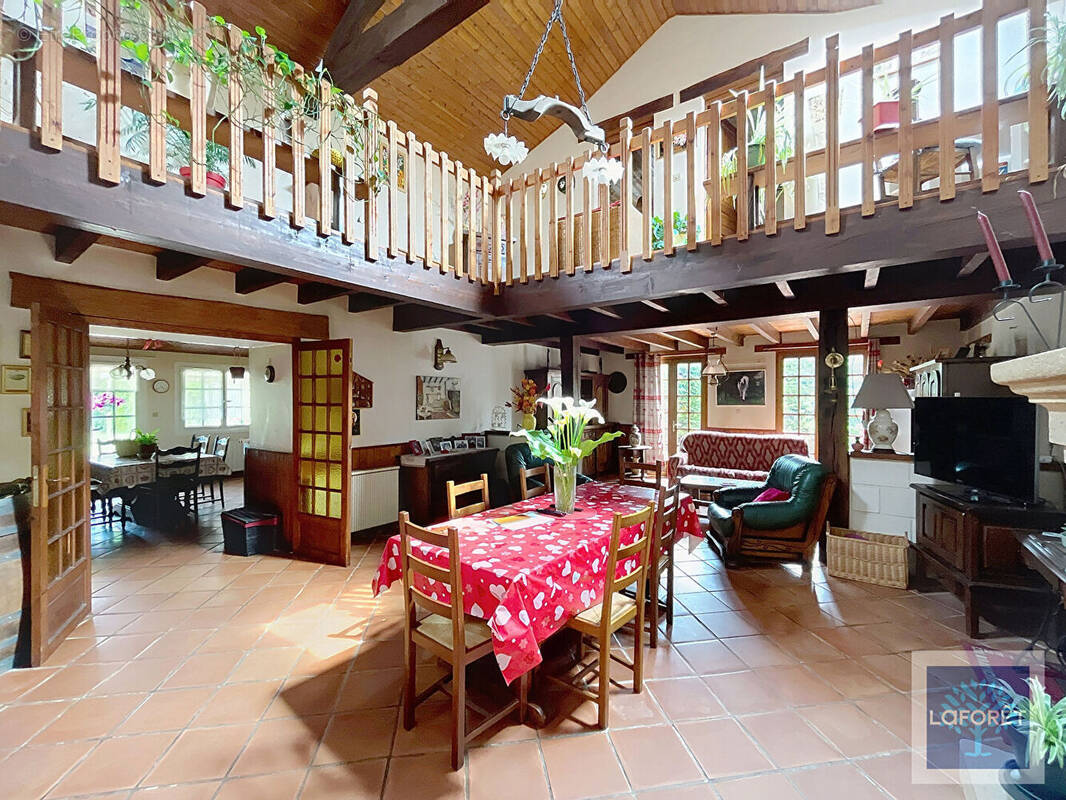 Maison à SAINT-MARTIN-LACAUSSADE
