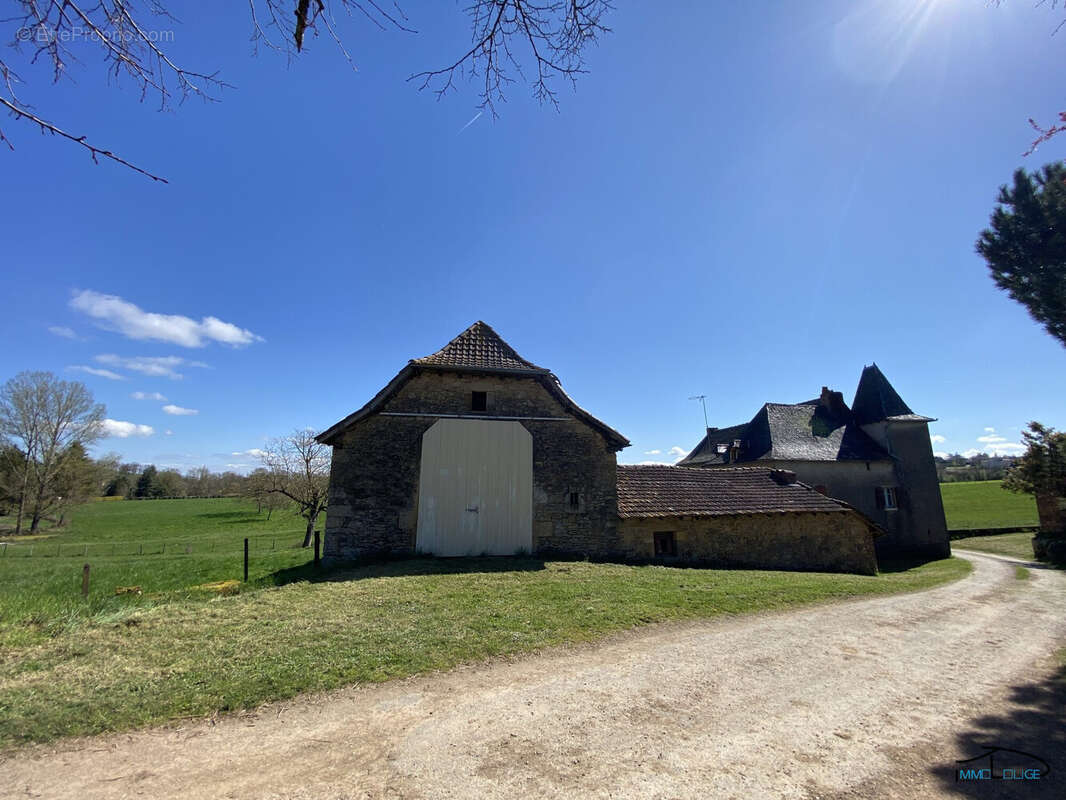 Maison à MONTBAZENS