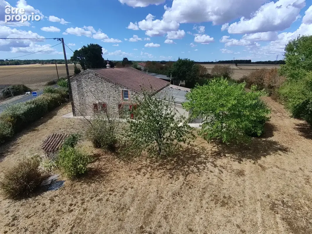 A saisir belle maison d'habitation proche des Essarts 85140 - photo 17