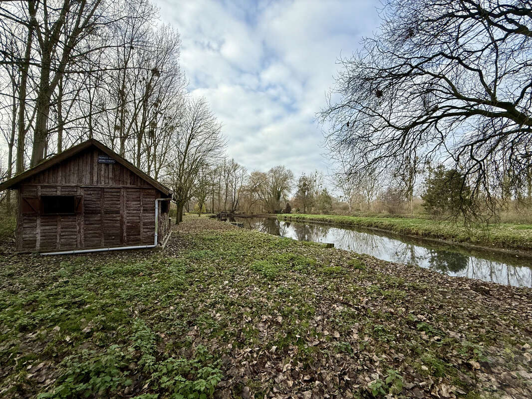 Terrain à VOYENNES