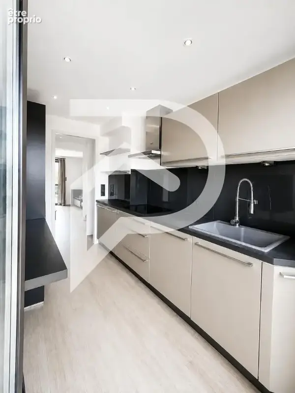 Appartement t3 traversant- 61 m² -4 balcons-les olives - photo 3