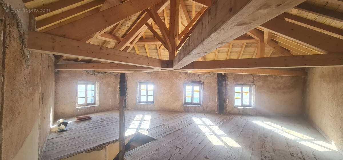Maison à COMBRONDE
