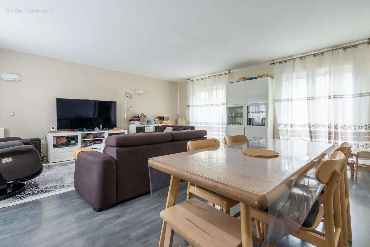 Appartement à STAINS
