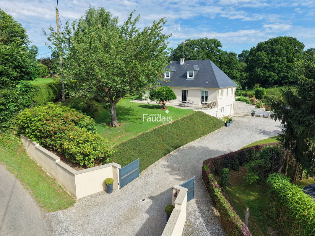 Maison 126 m² à Saint-Gilles  - photo 4