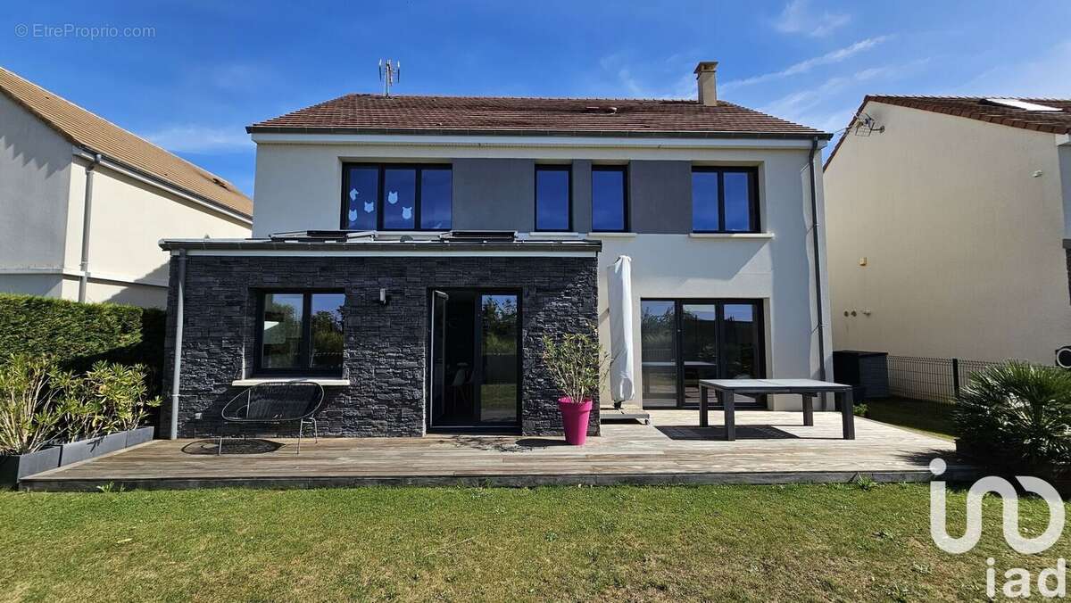 Photo 2 - Maison à CRESPIERES