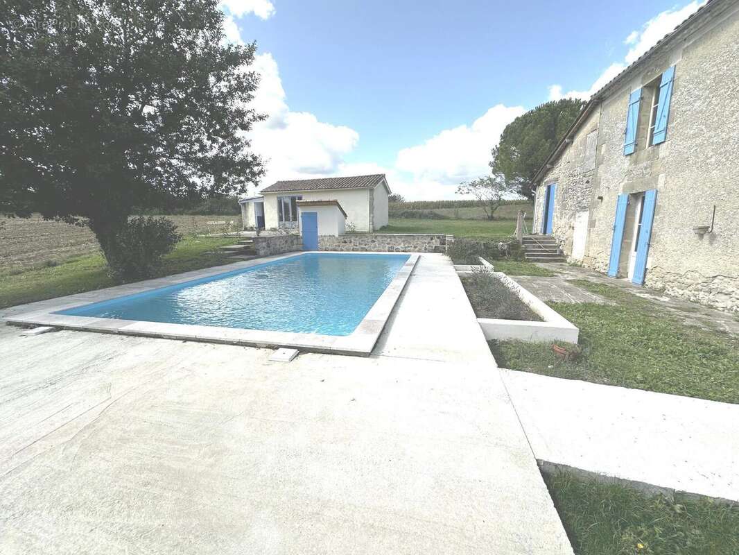 Maison à BOURGOUGNAGUE