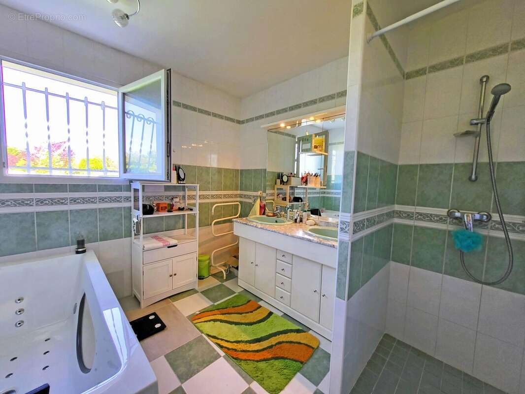 Une maison moderne de 3 chambres, économe en énergie, avec un grand jardin, à proximité de Jarnac - photo 7