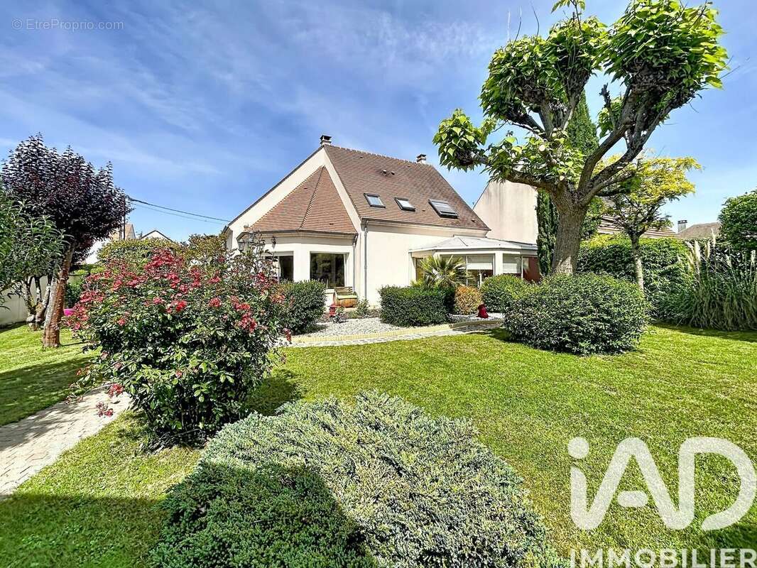 Maison 156 m² à Tournan-En-Brie  - photo 2