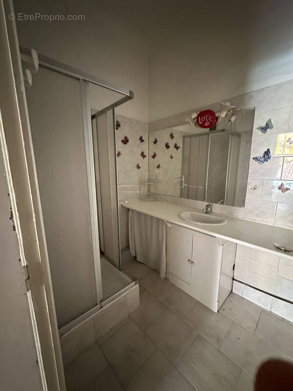 Appartement à MARSEILLE-5E