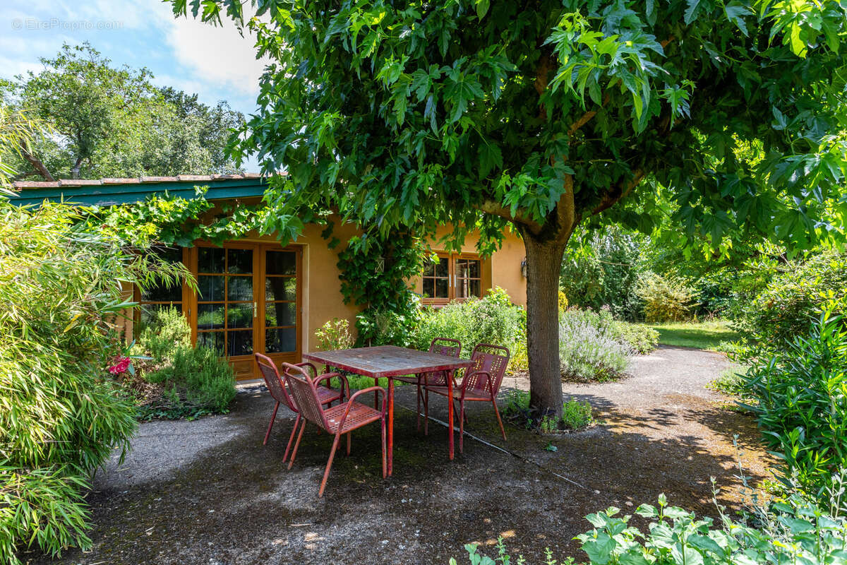 Propriété de campagne avec gîte et piscine - photo 25