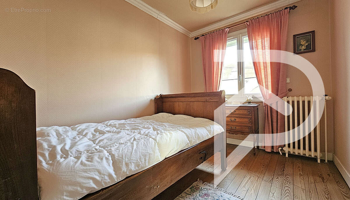 Maison à ESTREES-SAINT-DENIS