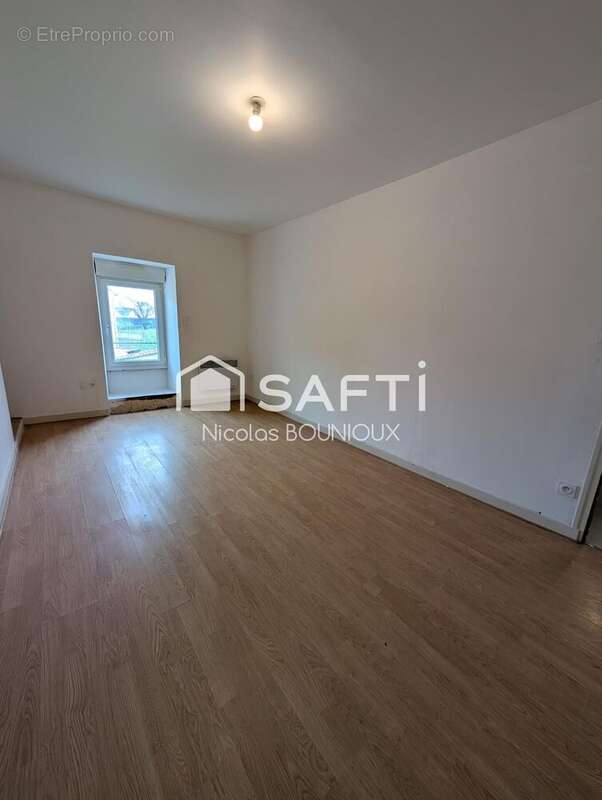 Photo 7 - Maison à VOUILLE