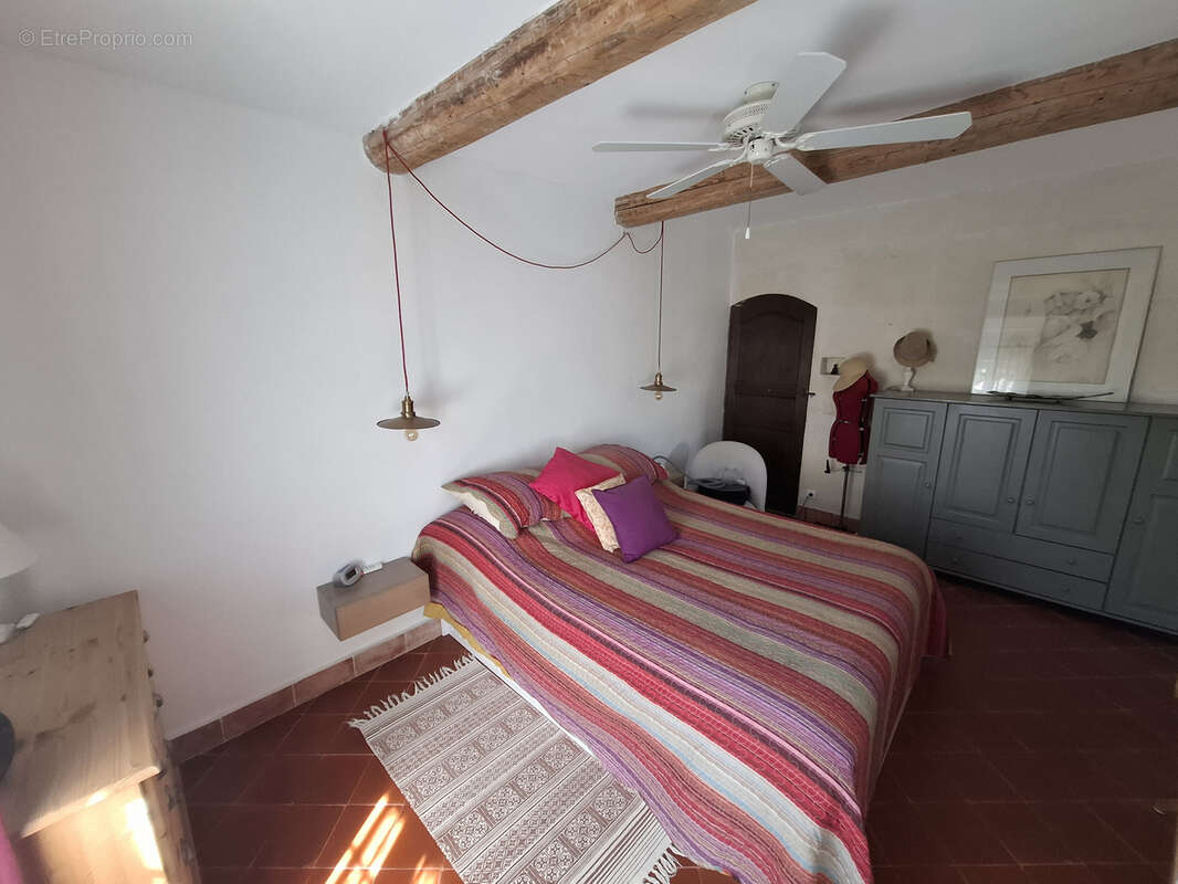 Maison à FONTVIEILLE